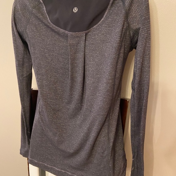 Lululemon Light Long Sleeve - Picture 3 of 3